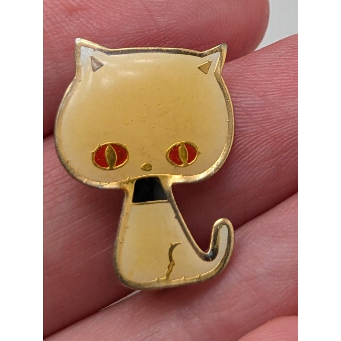 Vintage Whimsical Enamel Cream Gold Tone Cat Mini Brooch 1 Inch