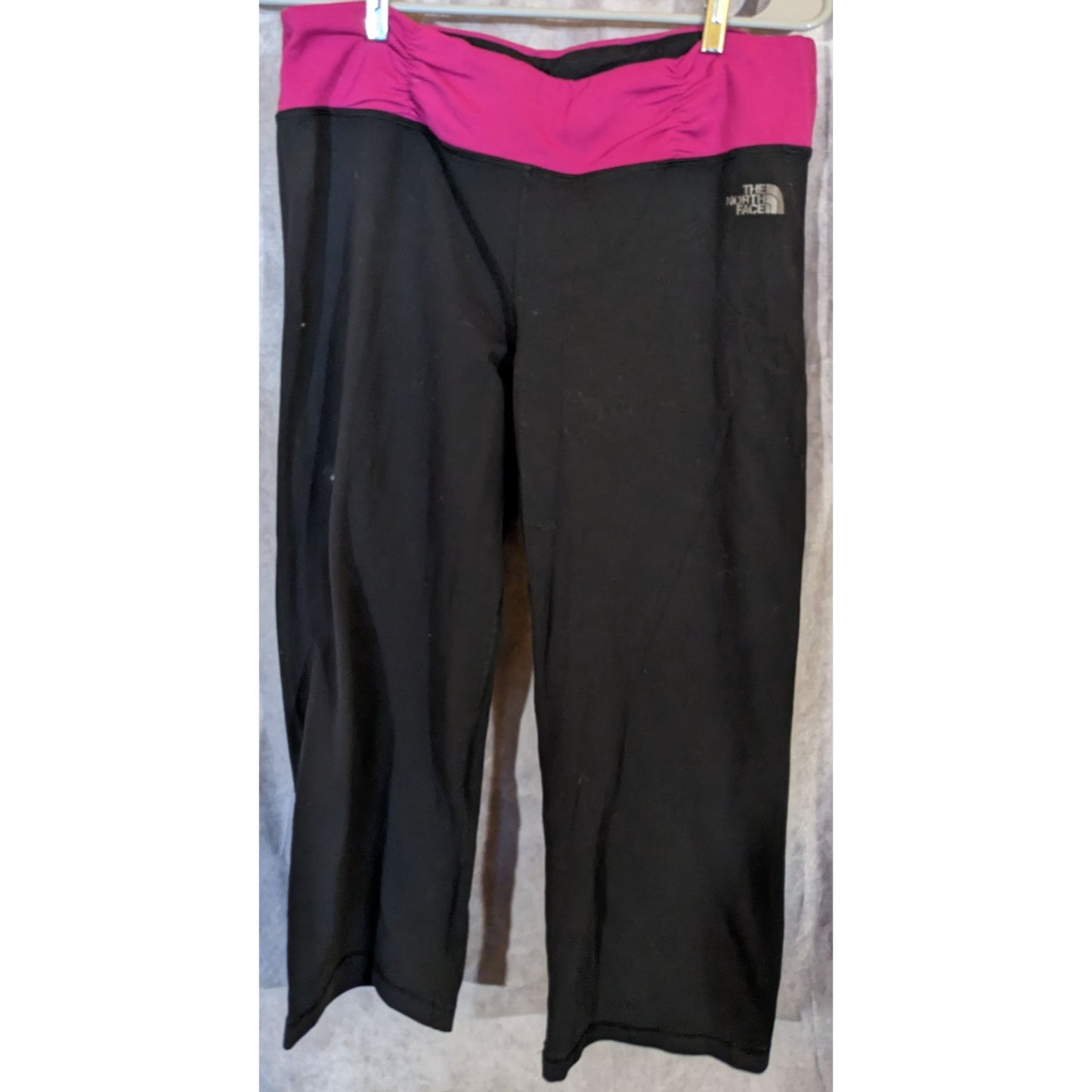 The North Face Womens Yoga Capri Pants Black & Pink Size Large VaporWick Activewear