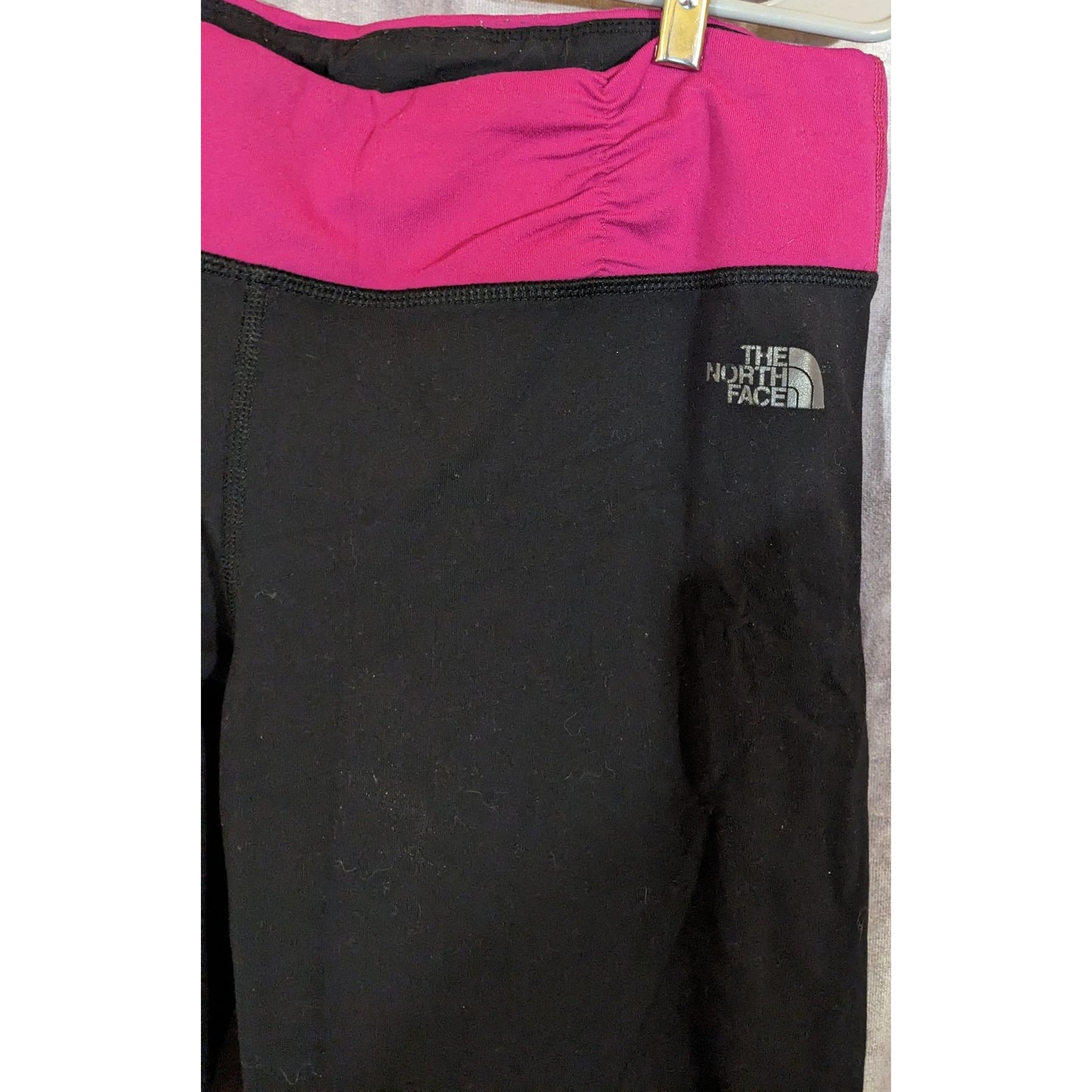 The North Face Womens Yoga Capri Pants Black & Pink Size Large VaporWick Activewear