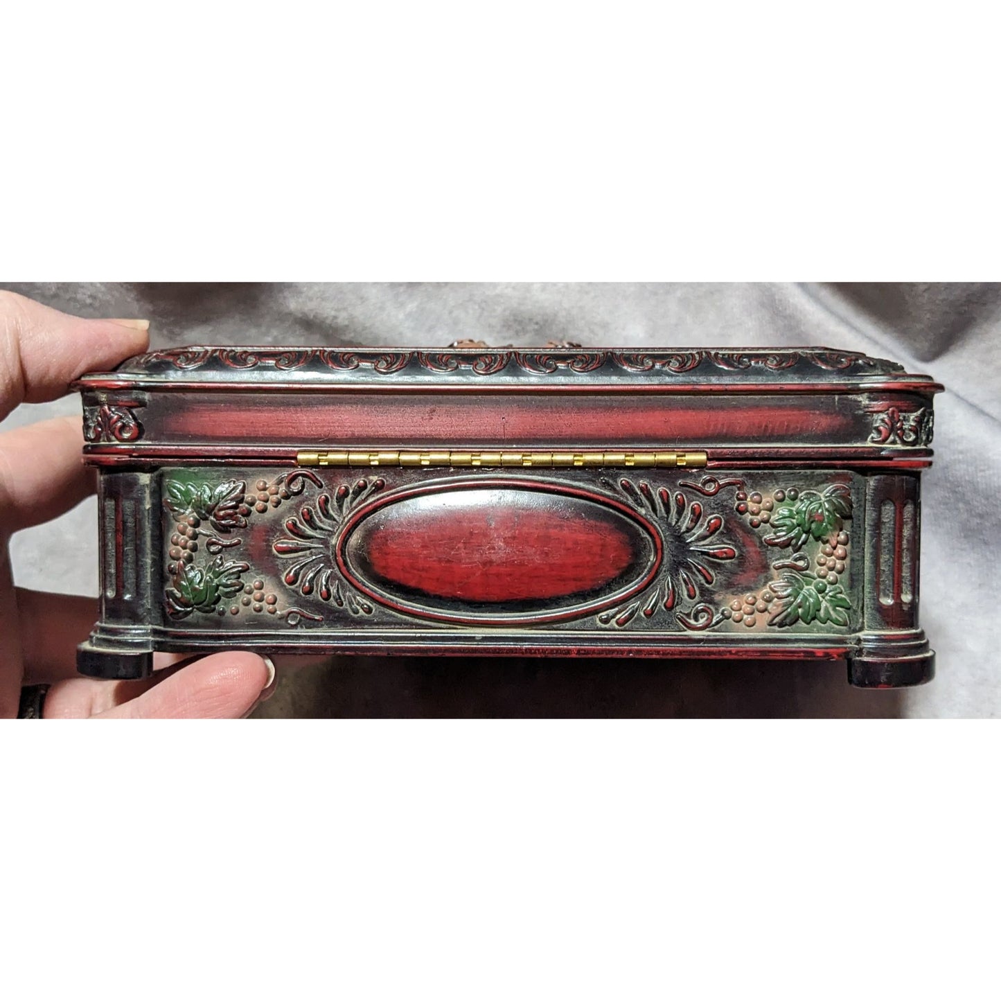 Vintage Romantic Floral Carved Trinket Jewelry Box