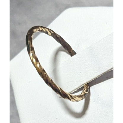 Minimalist Gold Tone Twist Textured Ring Size 7 3/4