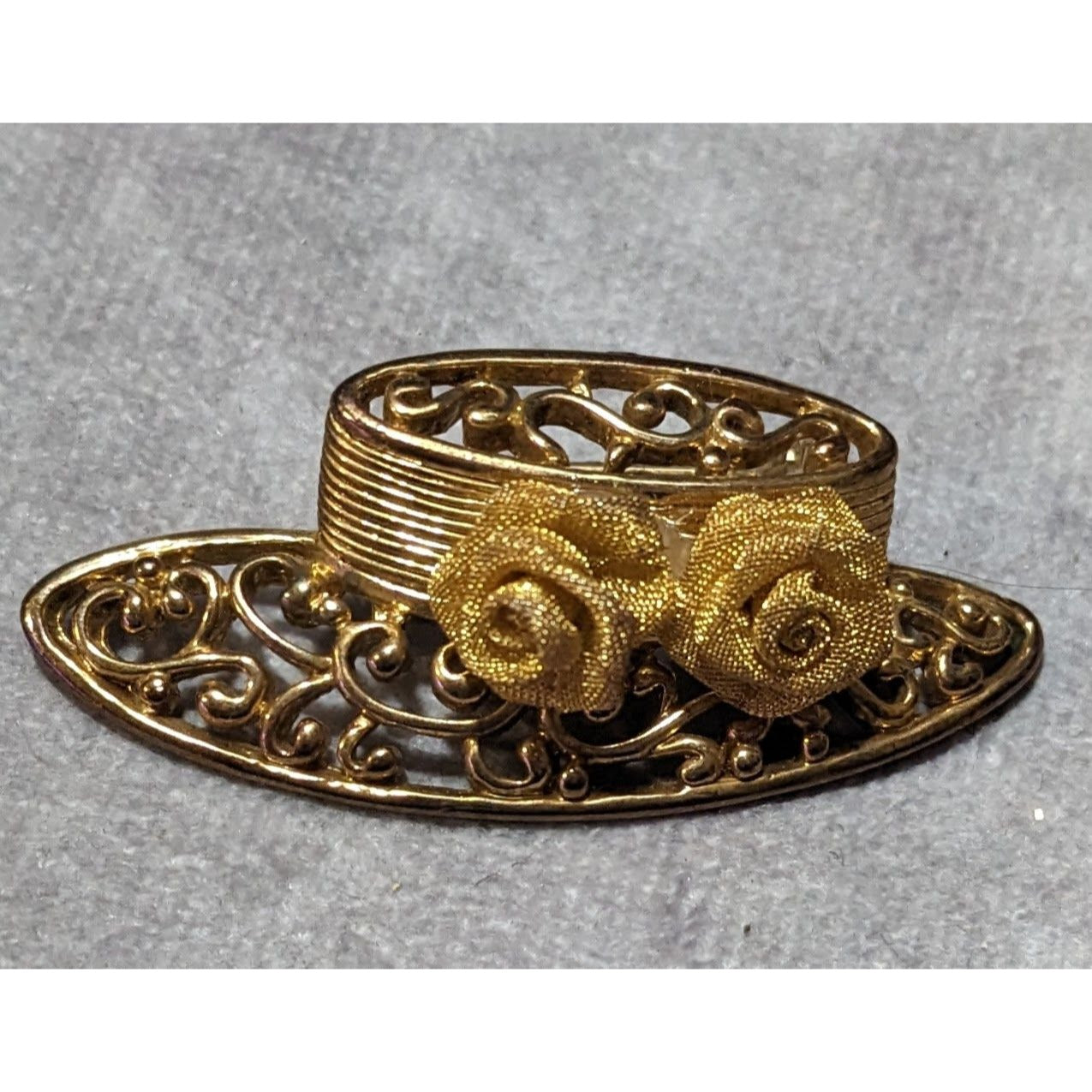 Vintage Gold Tone Filigree Mesh Flower Hat Brooch