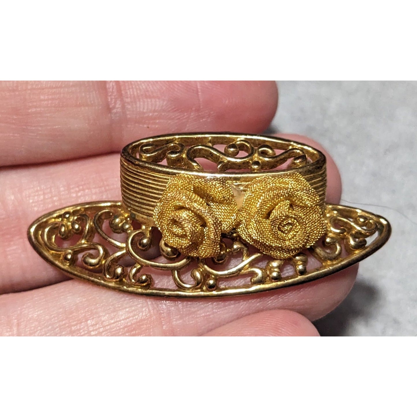 Vintage Gold Tone Filigree Mesh Flower Hat Brooch