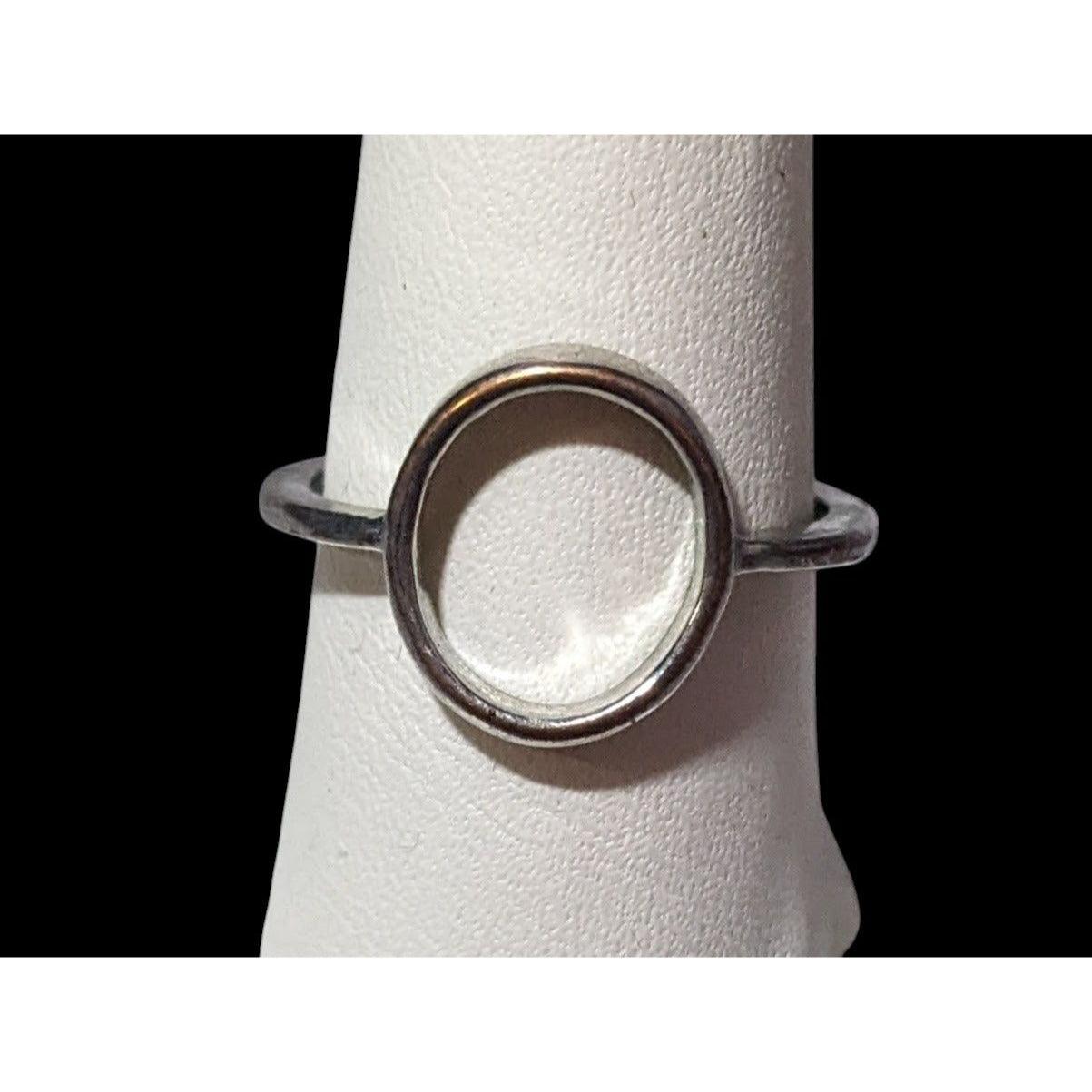 Dainty Open Circle Halo Silver Tone Fashion Ring Size 8