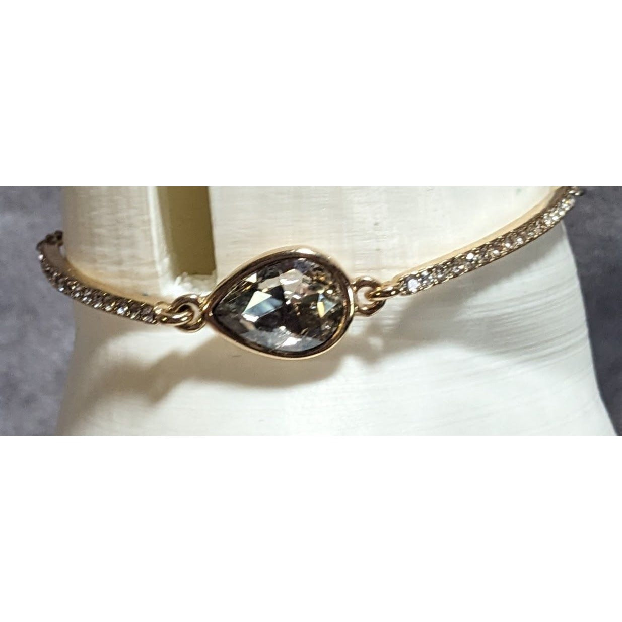 Glam Vintage Premier Designs Rhinestone Teardrop Slider Bracelet Gold Tone