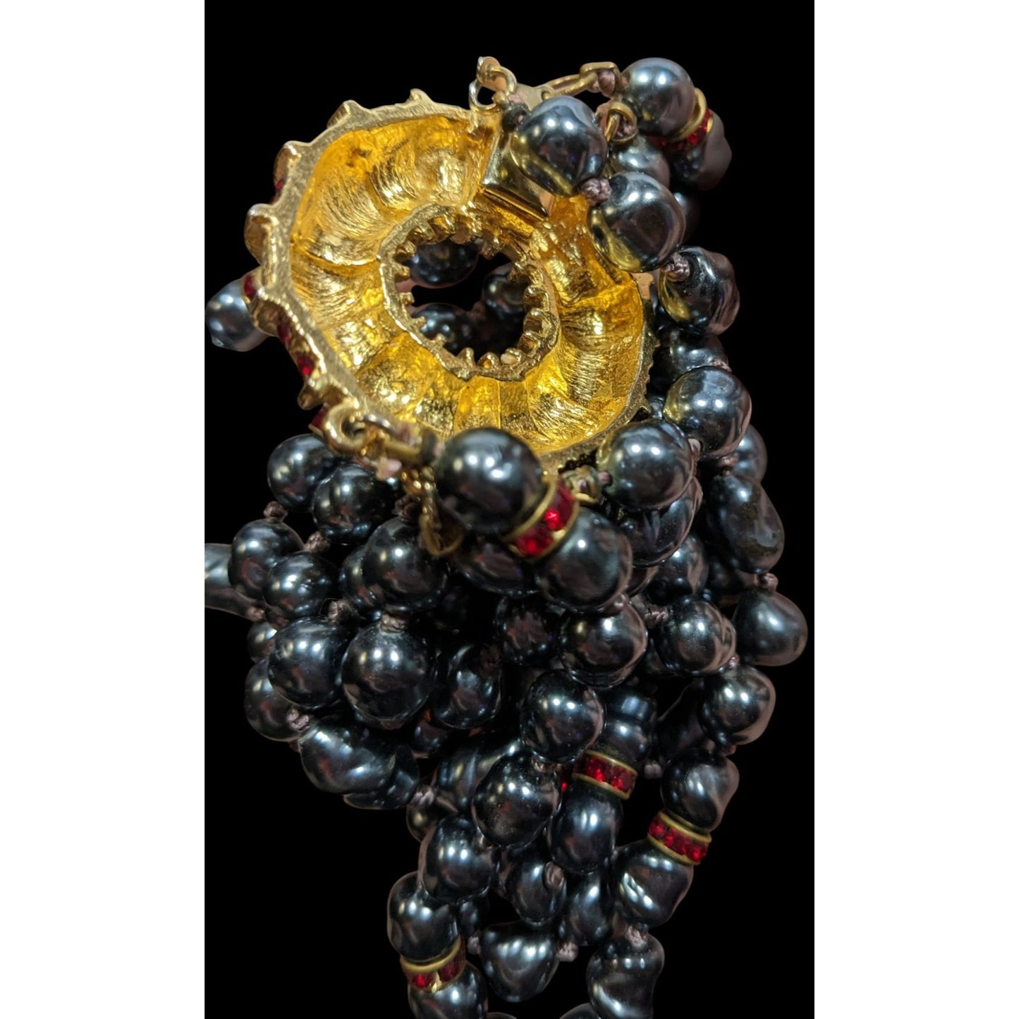 Vintage Elegant Freshwater Pearl Necklace With Red Gems and Gold Tone Embellishment