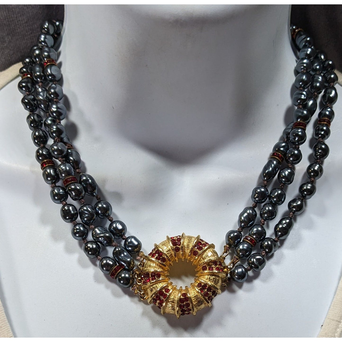 Vintage Elegant Freshwater Pearl Necklace With Red Gems and Gold Tone Embellishment