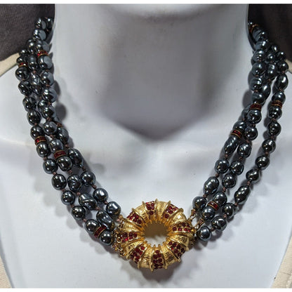 Vintage Elegant Freshwater Pearl Necklace With Red Gems and Gold Tone Embellishment