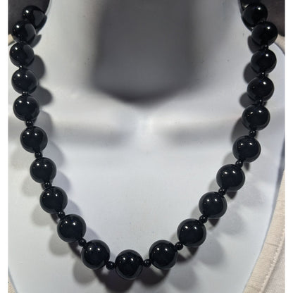 Classic Retro Chunky Black Beaded Necklace