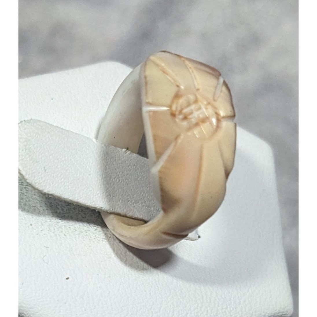 Vintage Carved Cream Shell Flower Ring Size 5 3/4