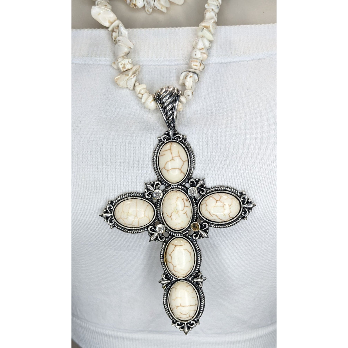 Boho Southwestern Western Cross Howlite Chip Statement Necklace
