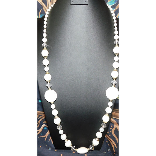 Elegant Retro White And Silver Tone Glass Beaded Necklace