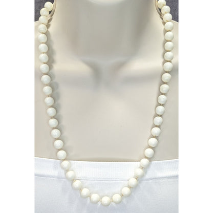Vintage Retro White Beaded Necklace With Spring Ring Clasp