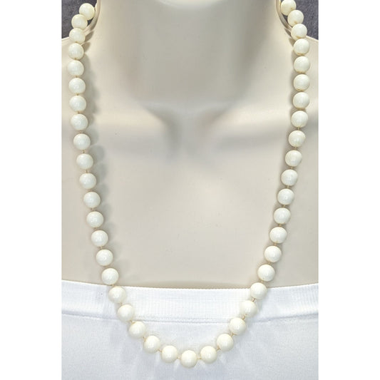 Vintage Retro White Beaded Necklace With Spring Ring Clasp