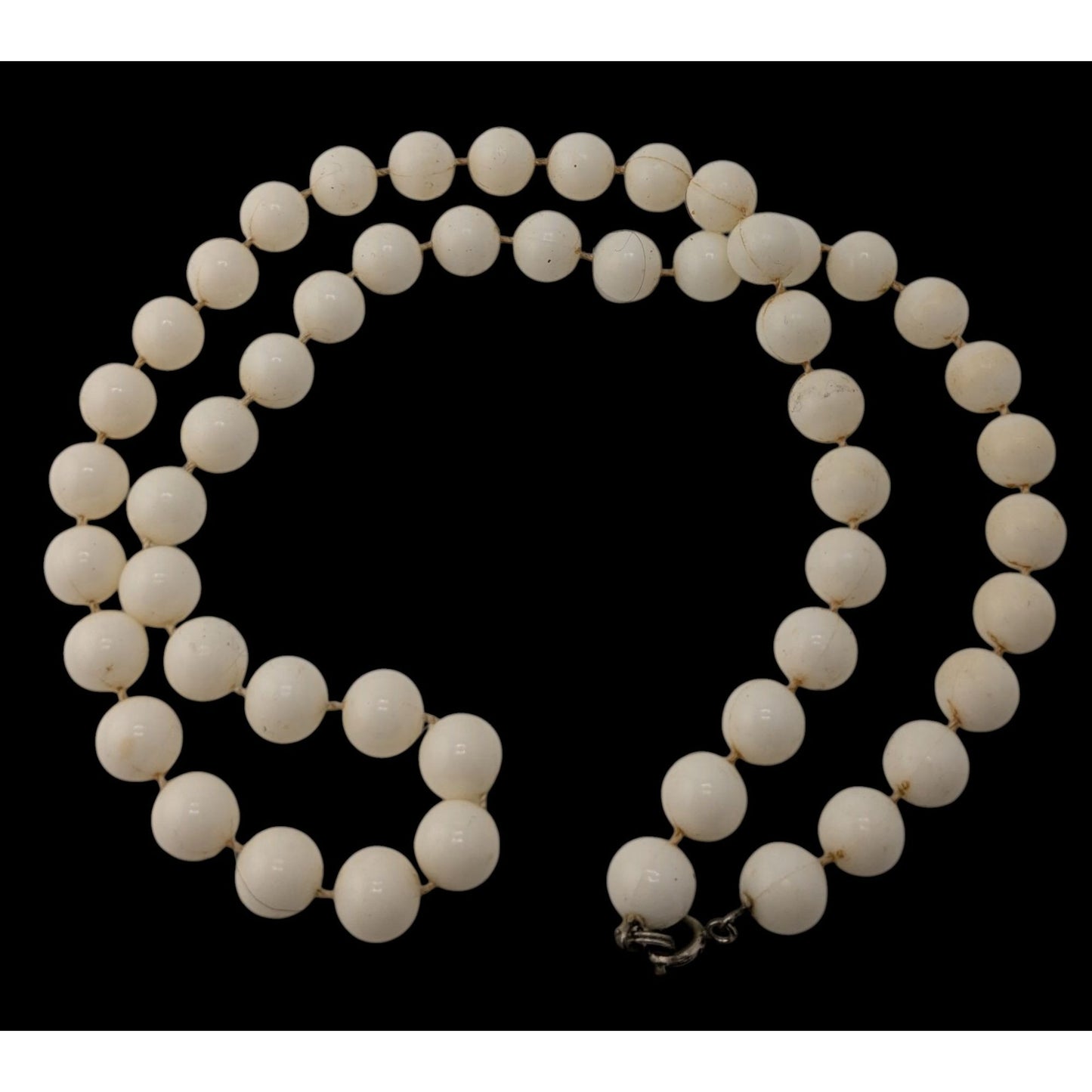 Vintage Retro White Beaded Necklace With Spring Ring Clasp
