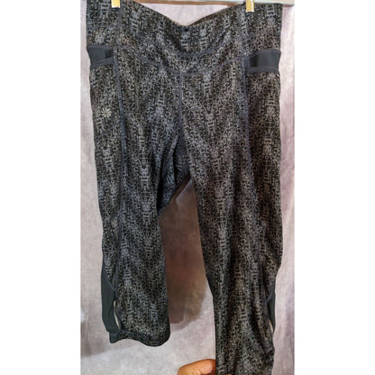 Athleta Black/Gray Textured Printed Cropped Leggings S With Pockets Mesh Details 16" Inseam 14" Waist Activewear