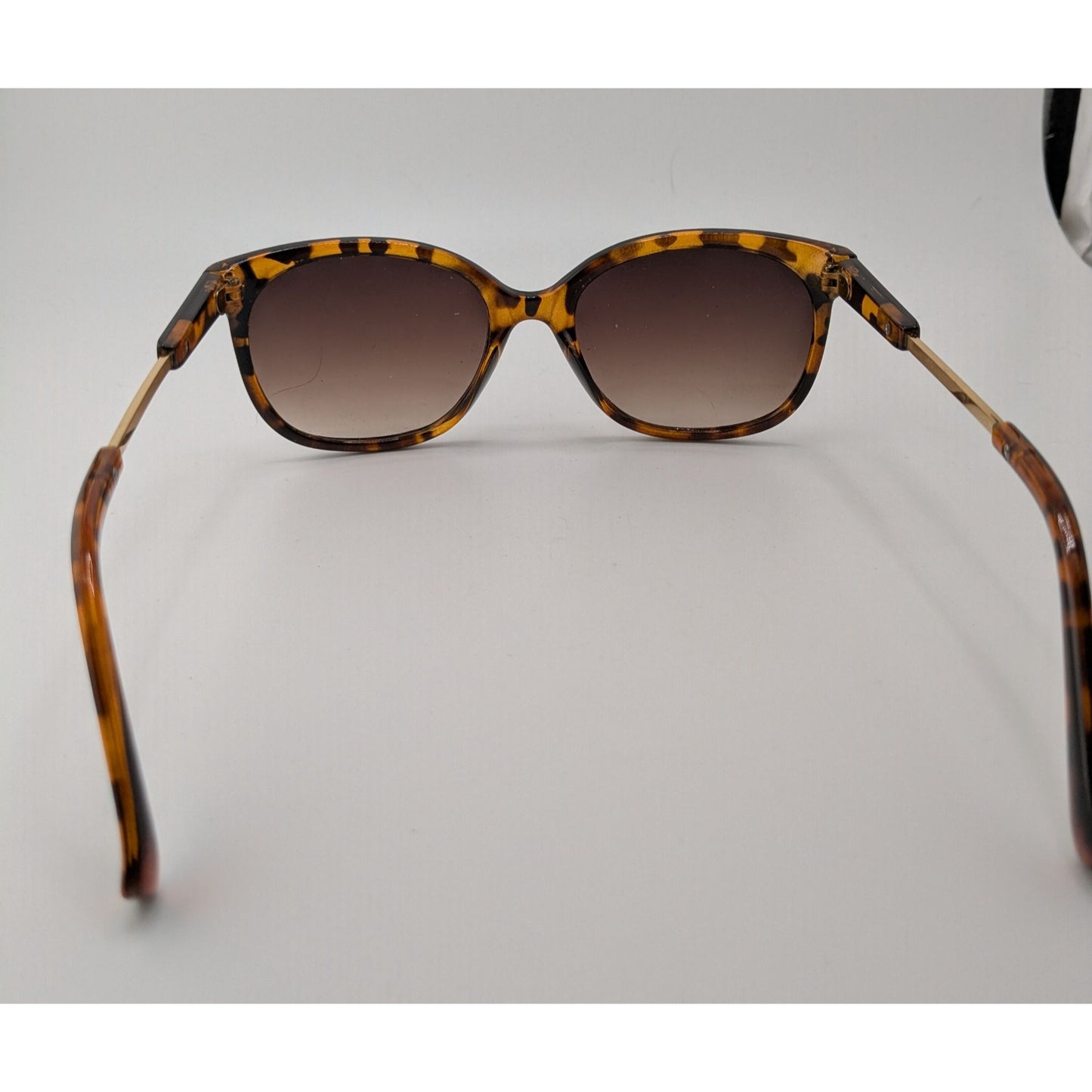 Tortoise Shell Retro Sunglasses