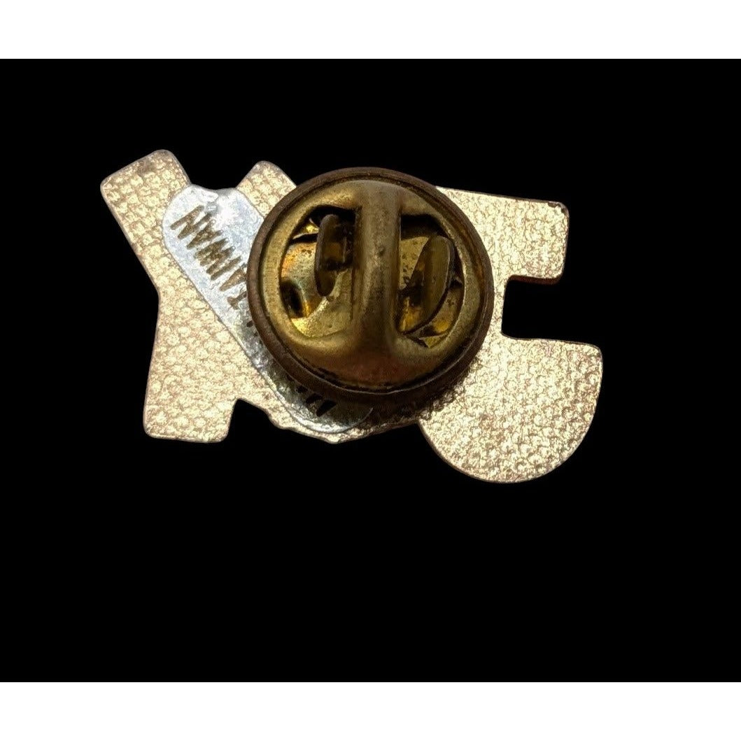 Vintage 1980s "JOY" Holiday Pin Green Wreath Red Lettering Christmas 1 Inch