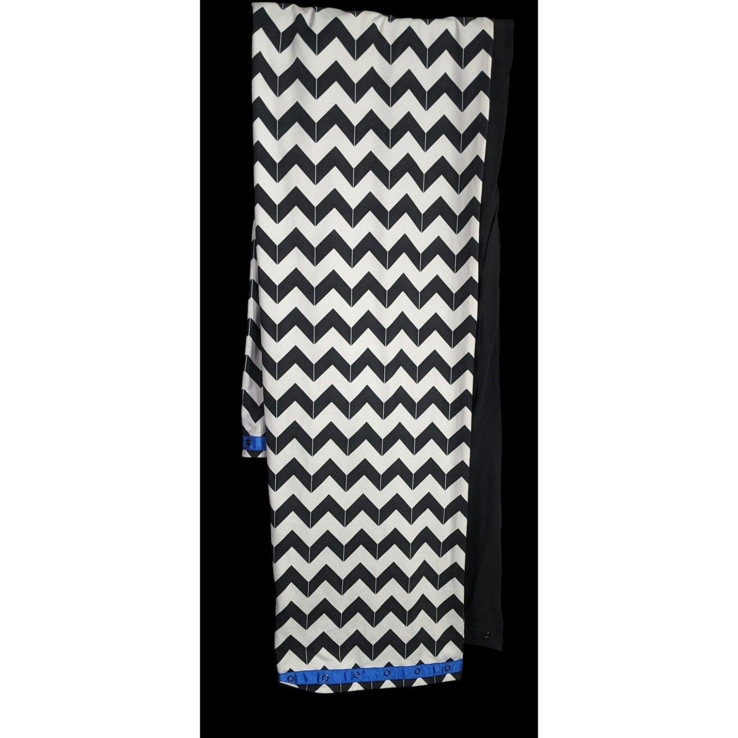 Lululemon Vinyasa Scarf Chevron Black & White With Snap Detail 67"x28"