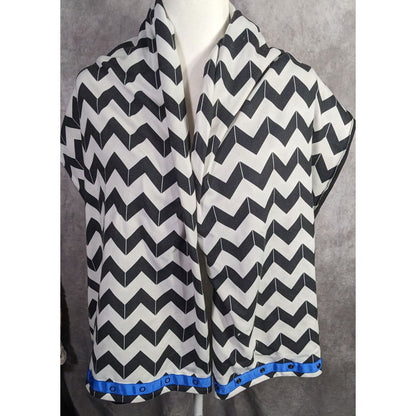 Lululemon Vinyasa Scarf Chevron Black & White With Snap Detail 67"x28"