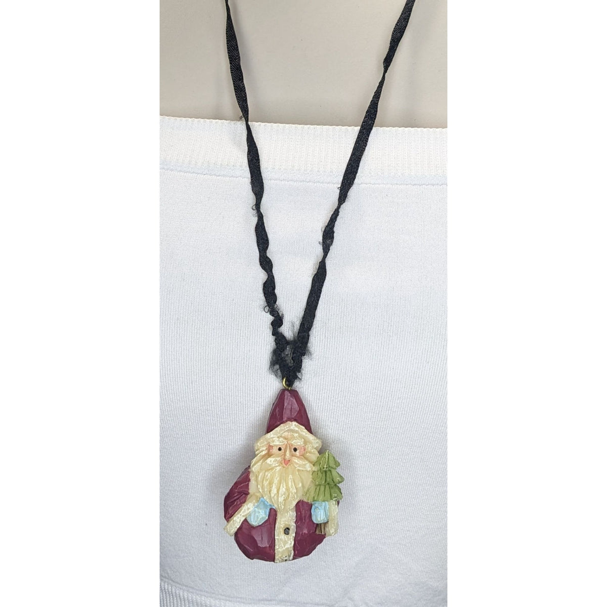90s Rustic Folk Art Santa Wood-Look Resin Pendant Christmas Necklace