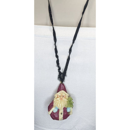 90s Rustic Folk Art Santa Wood-Look Resin Pendant Christmas Necklace