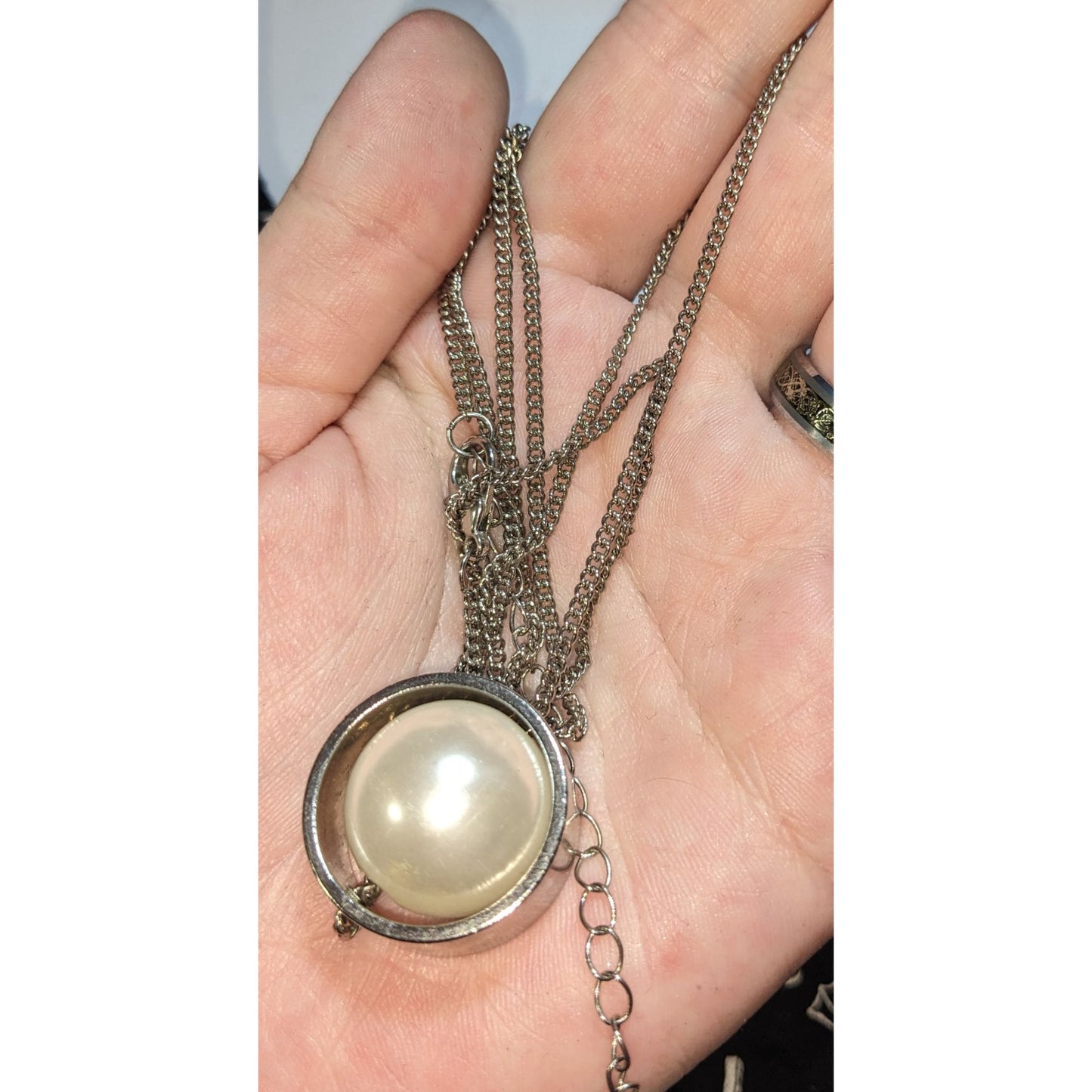 Silver Faux Pearl Pendant Necklace Minimalist Floating Pearl Circle Necklace