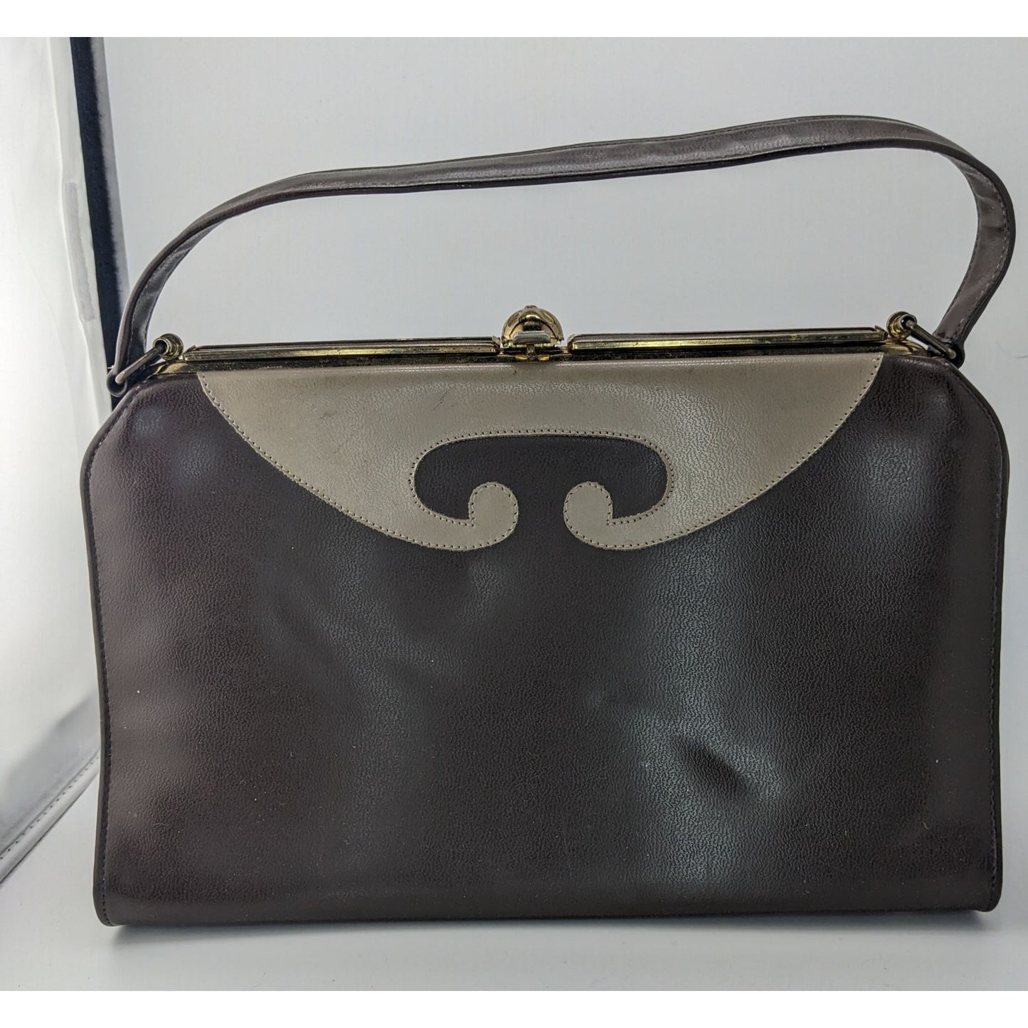 Vintage 50s/60s Black & Taupe Mod Handbag Retro Twist Clasp 10x6.5x3.5 Inches 5-Inch Handle Drop