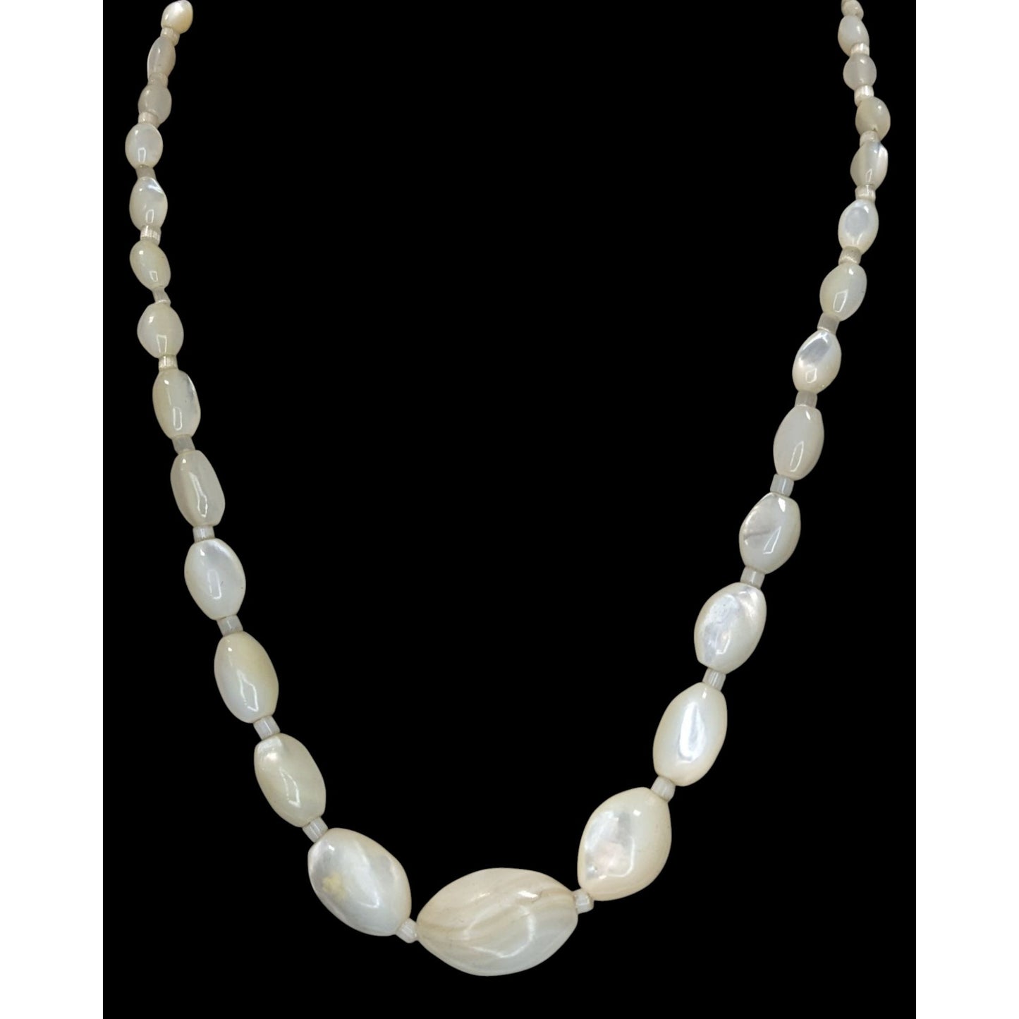 Boho Vintage Mother of Pearl Graduated Beaded Necklace White Iridescent Shell Jewelry