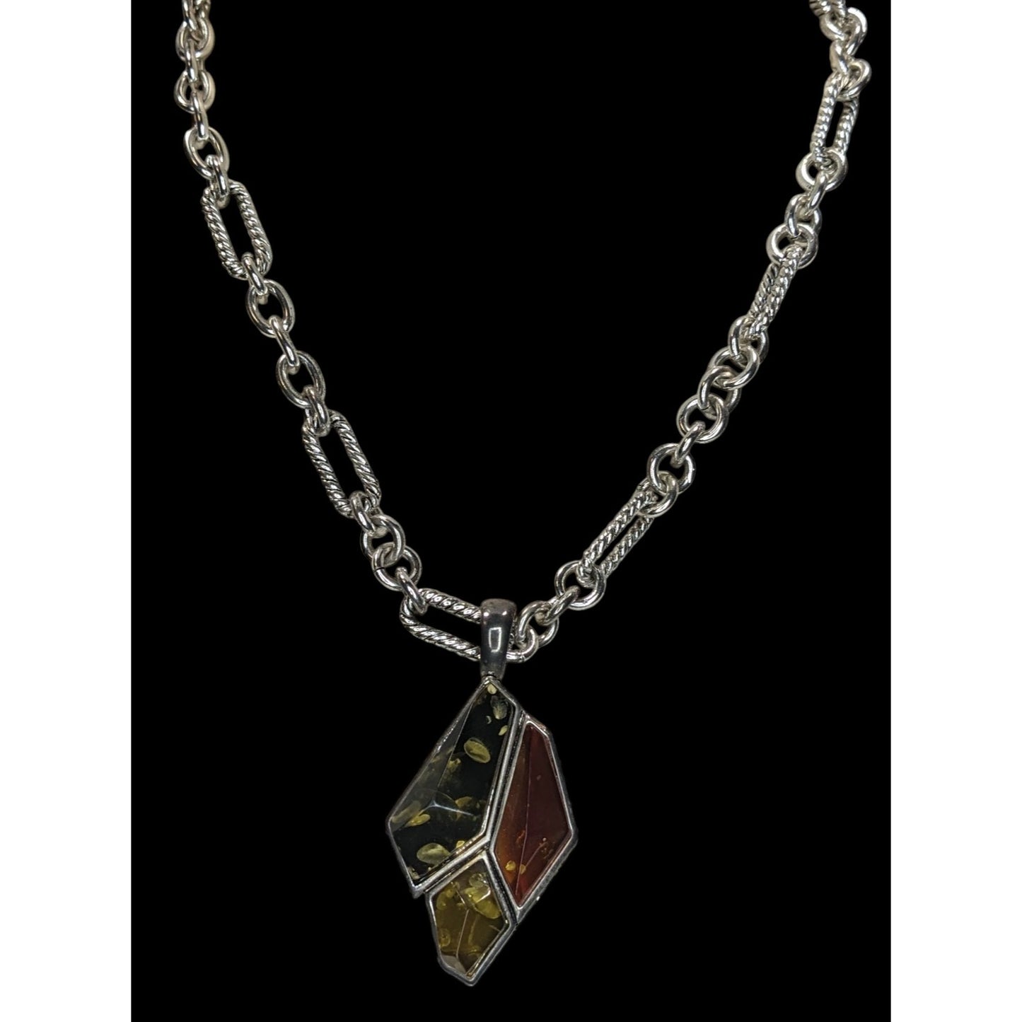 Vintage Confetti Lucite Pendant Necklace With Chunky Silver Tone Chain