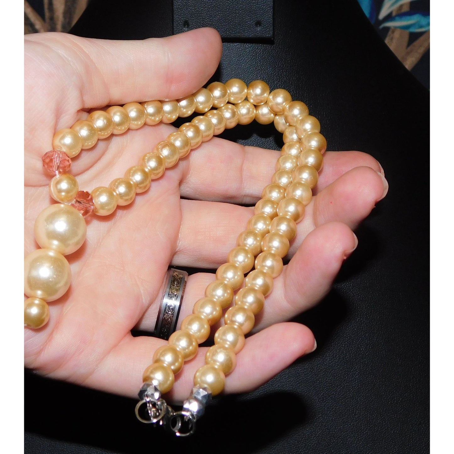 Elegant Modern Faux Pearl And Glass Beaded Necklace
