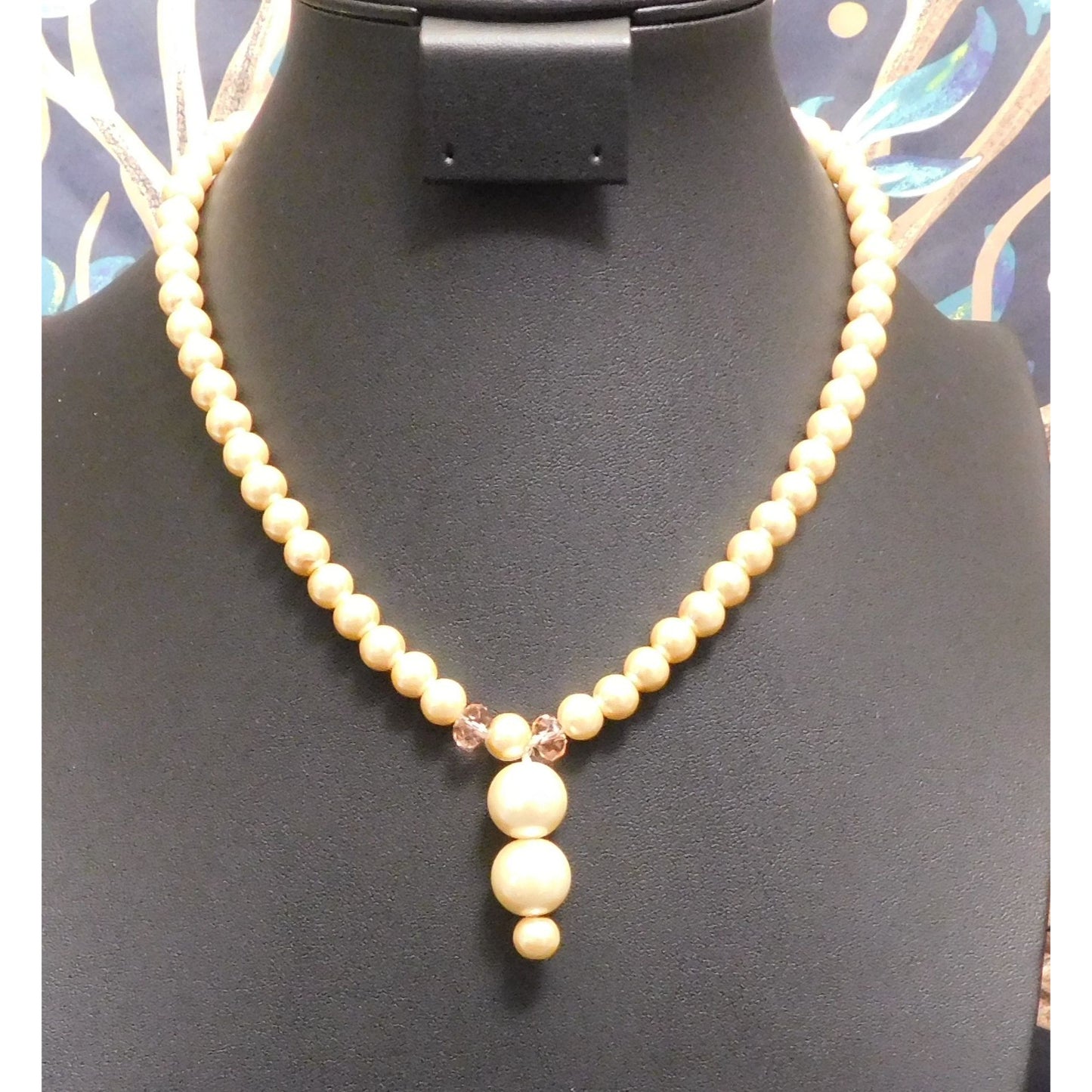 Elegant Modern Faux Pearl And Glass Beaded Necklace