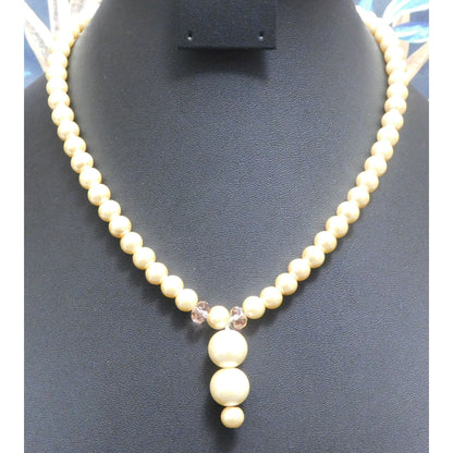 Elegant Modern Faux Pearl And Glass Beaded Necklace