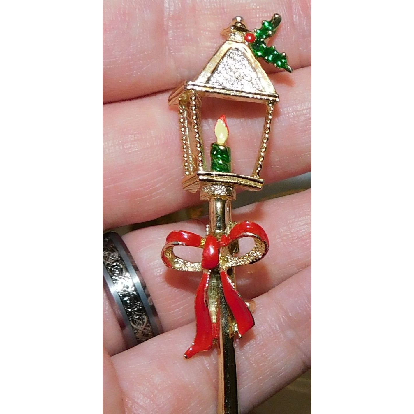 Gerry's Vintage Holiday Streetlamp Brooch
