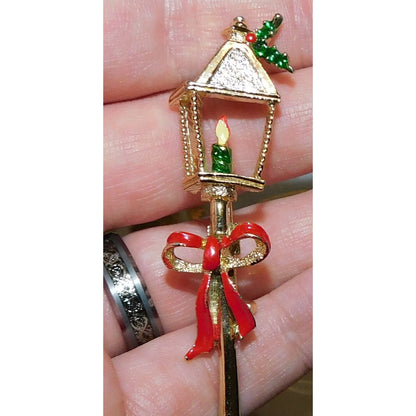 Gerry's Vintage Holiday Streetlamp Brooch