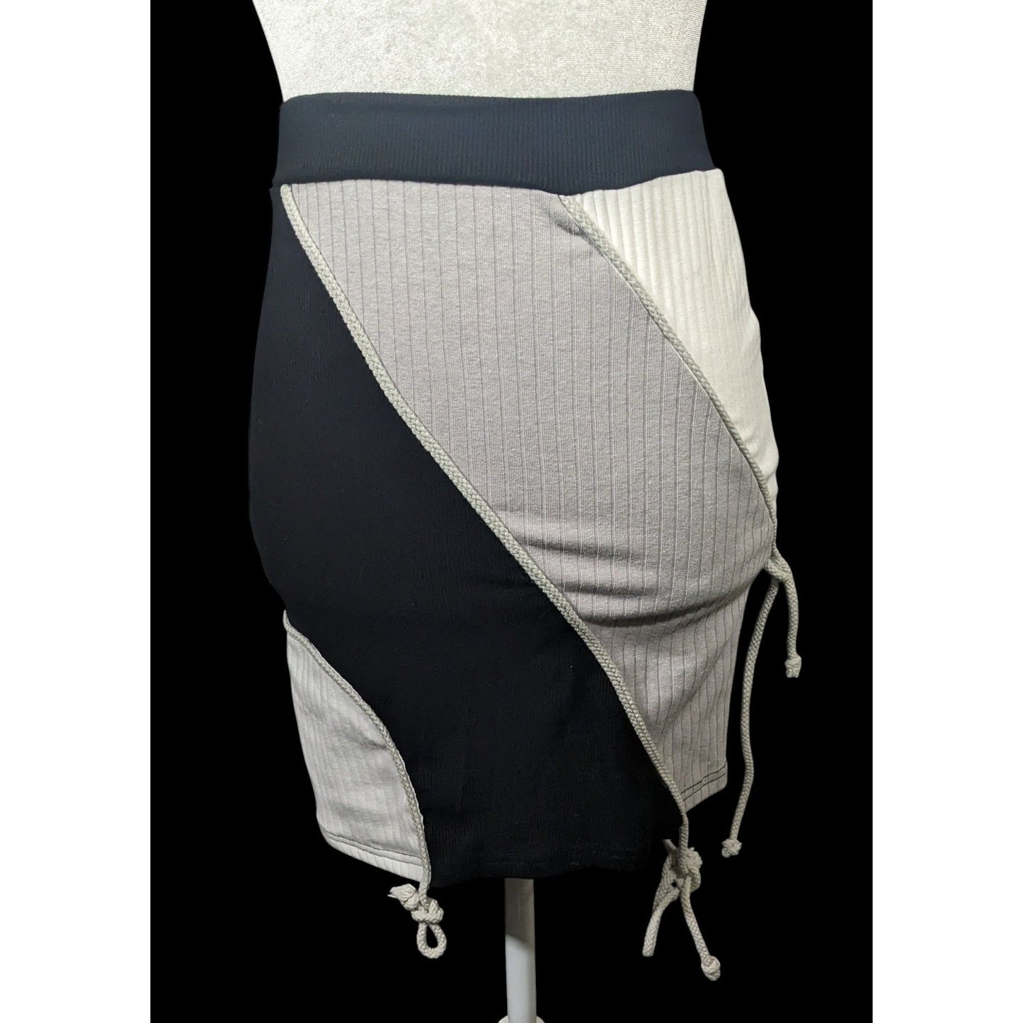 Akira Black White And Grey Diagonal Colour Block Ribbed Skirt Size Small