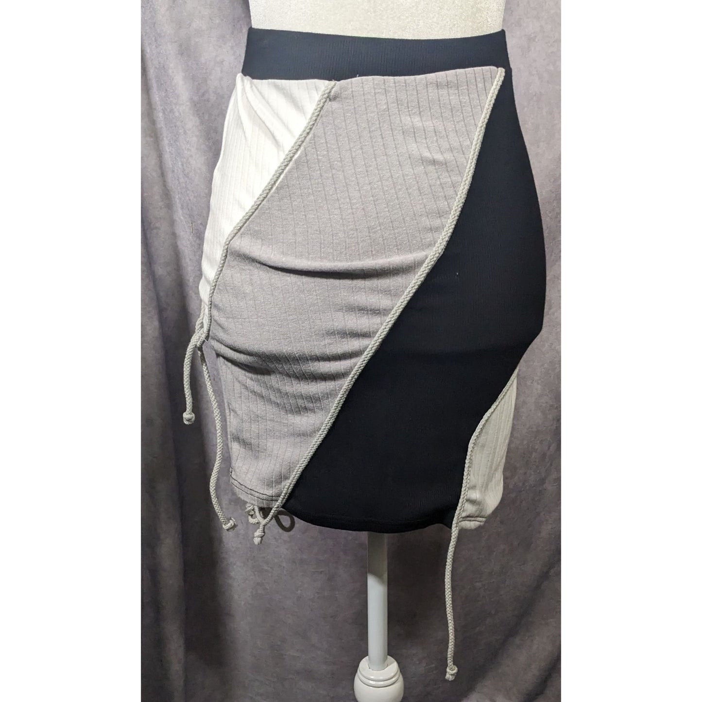 Akira Black White And Grey Diagonal Colour Block Ribbed Skirt Size Small