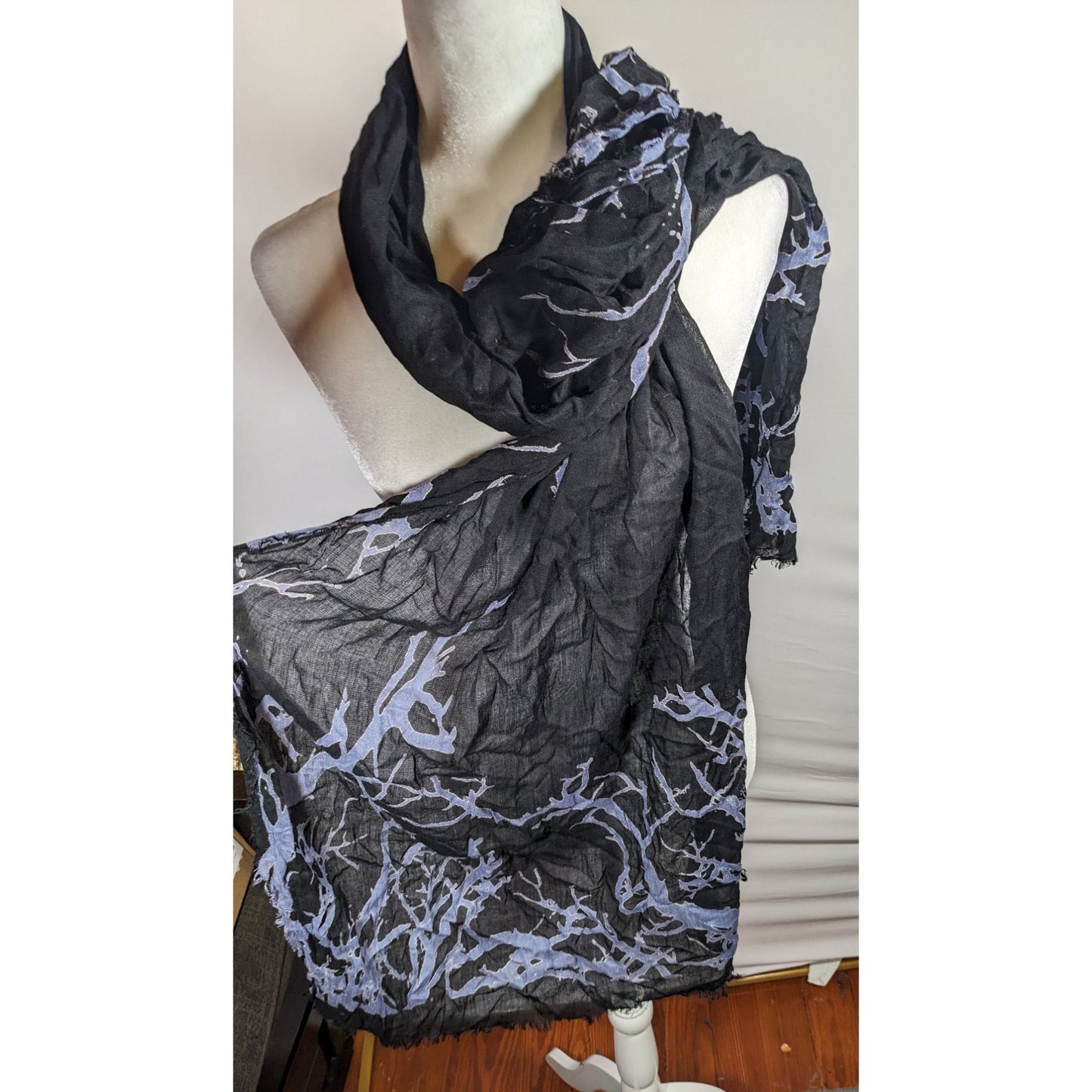 Witchy Gothic Spooky Tree Branch Black And Light Purple Lightweight Scarf