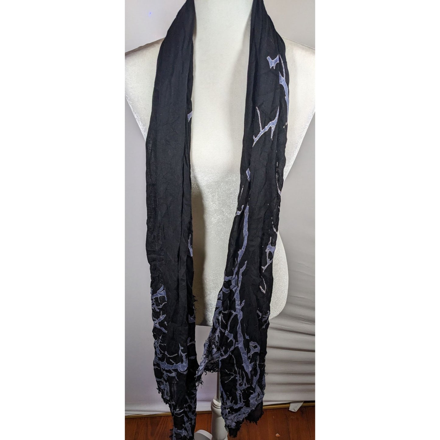 Witchy Gothic Spooky Tree Branch Black And Light Purple Lightweight Scarf