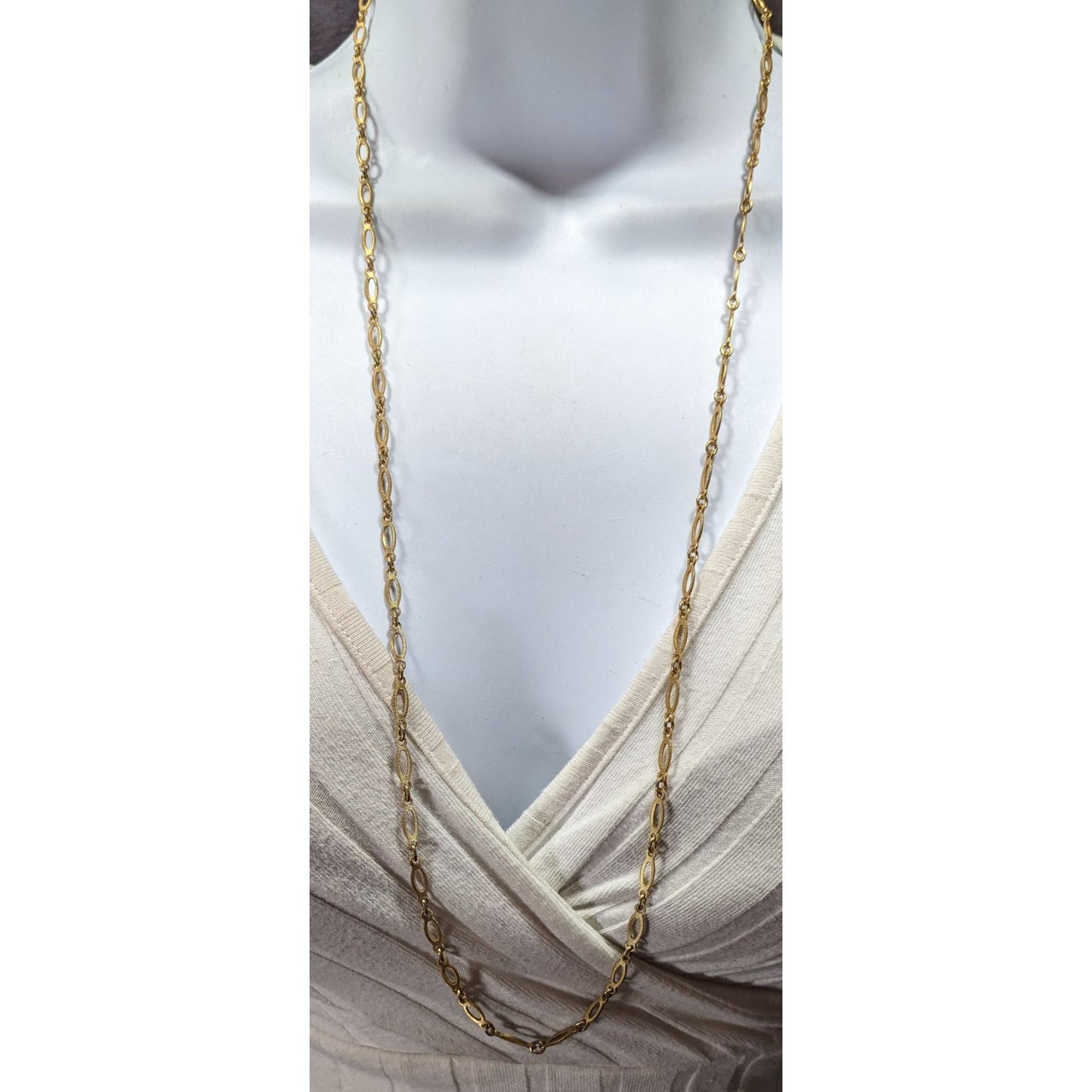 Vintage Textured Gold Tone Oblong Link Chain Necklace