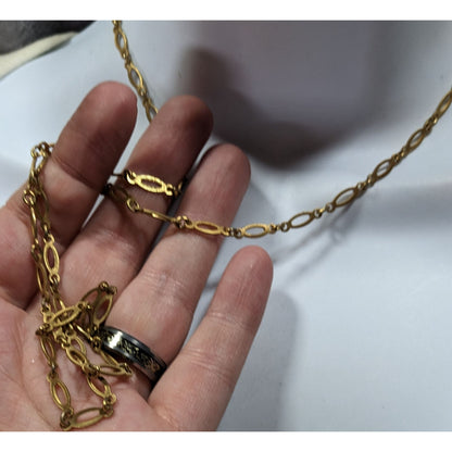 Vintage Textured Gold Tone Oblong Link Chain Necklace