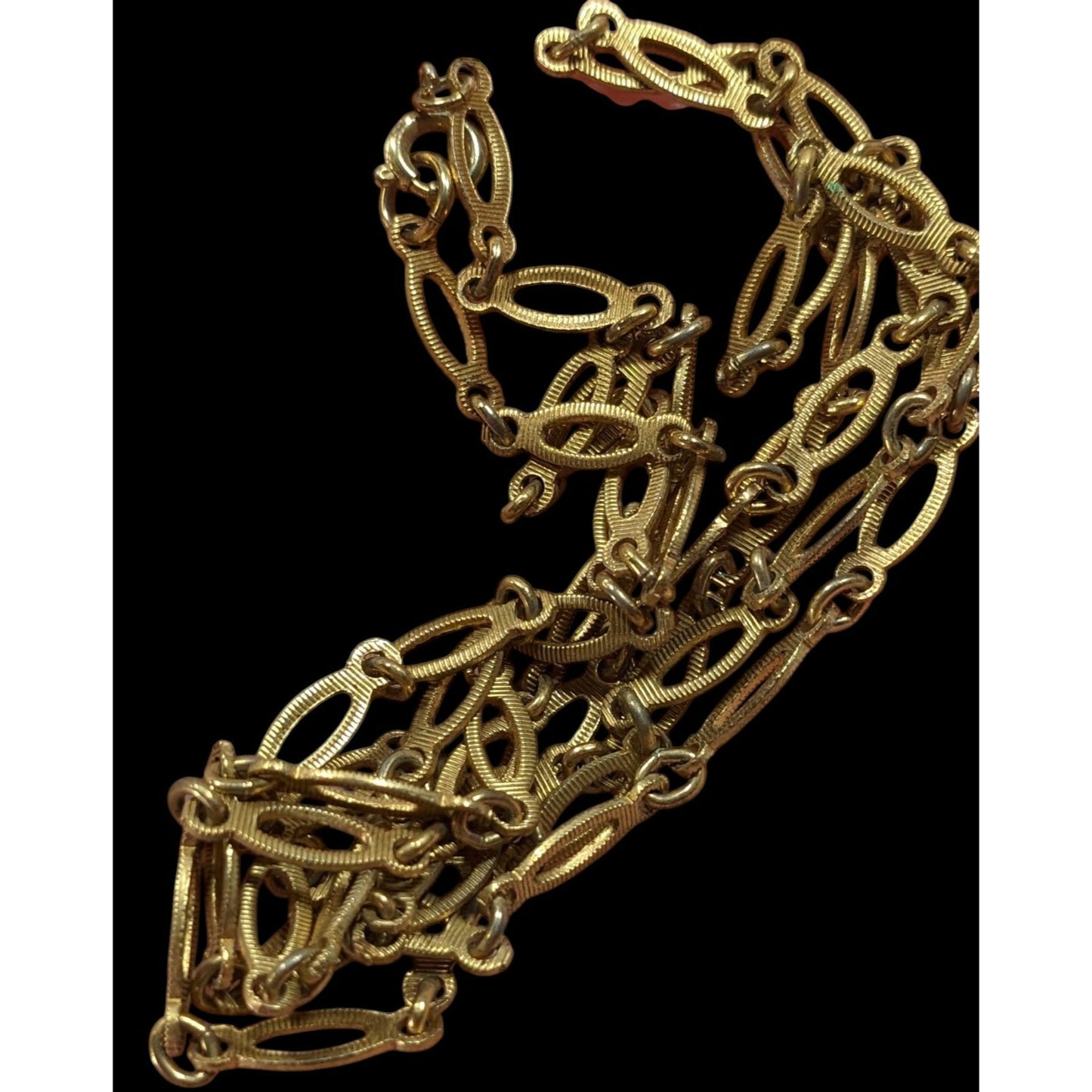 Vintage Textured Gold Tone Oblong Link Chain Necklace