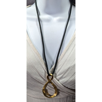 Vintage Avon Elegant Gold Tone Infinity Pendant Necklace
