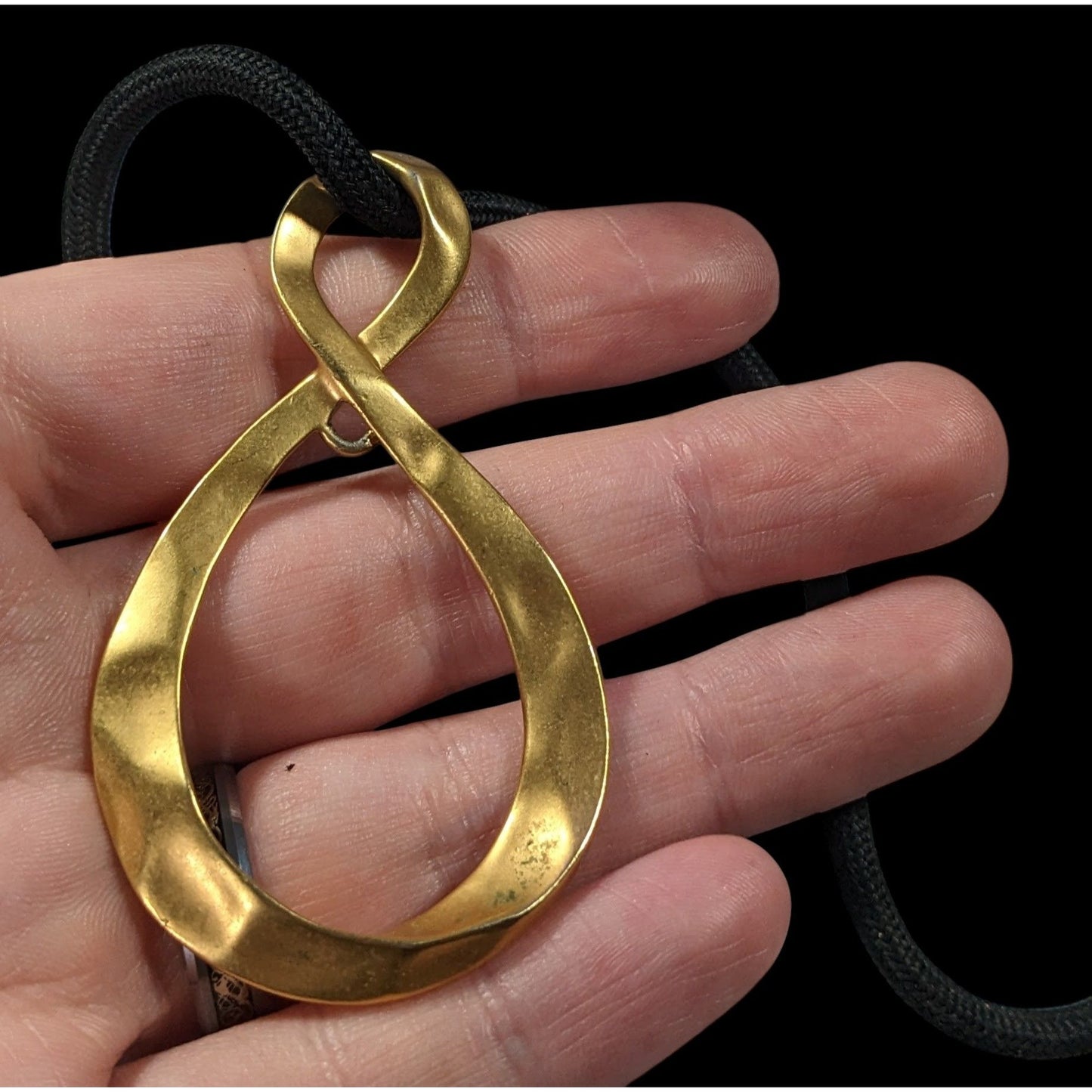 Vintage Avon Elegant Gold Tone Infinity Pendant Necklace