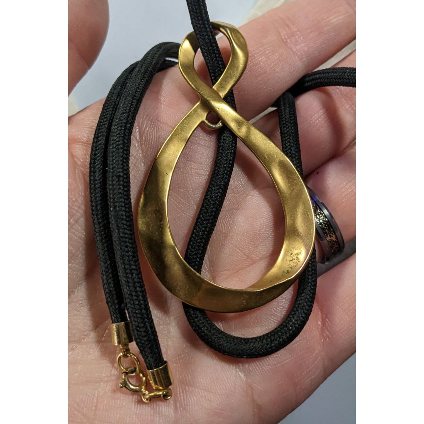 Vintage Avon Elegant Gold Tone Infinity Pendant Necklace