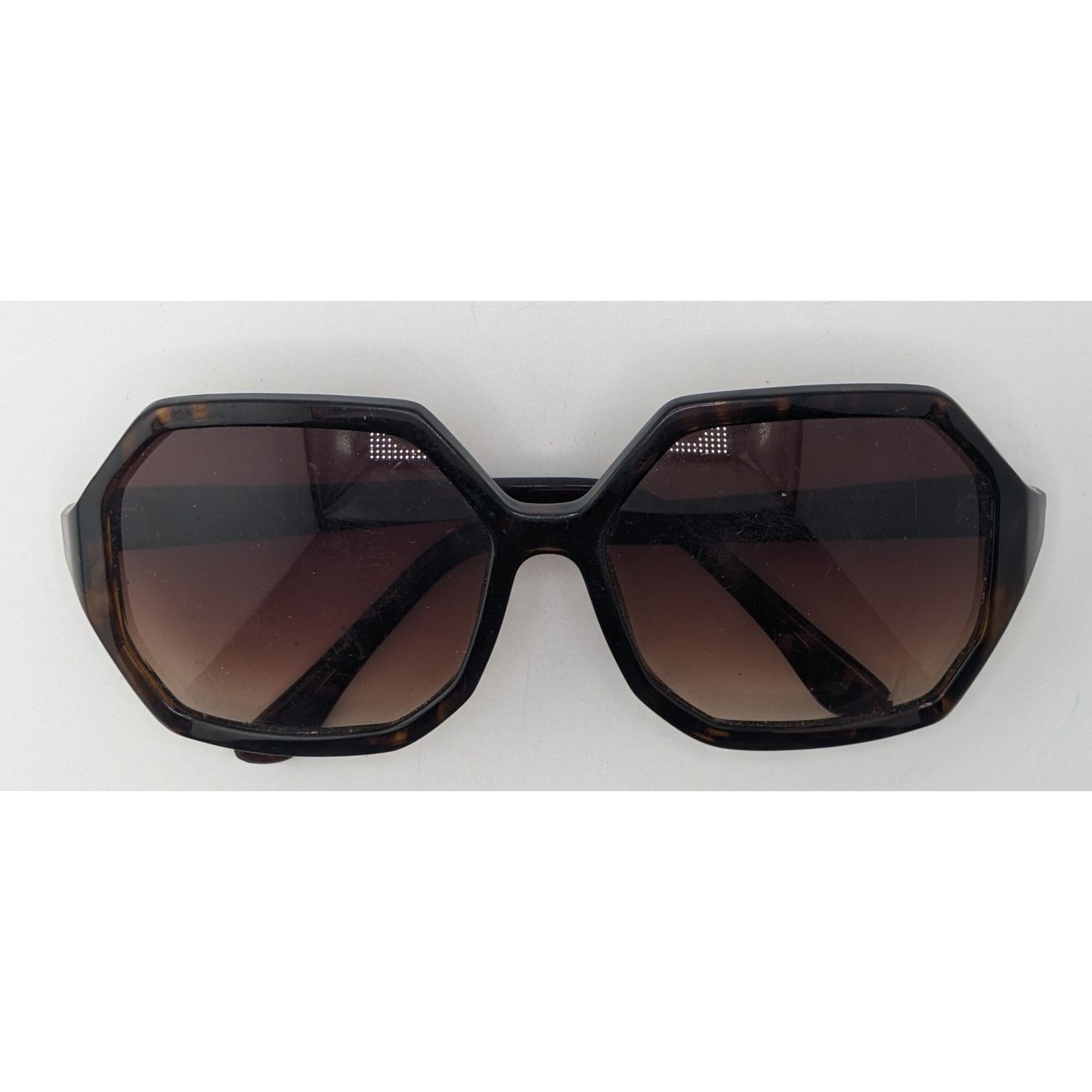 Betsey Johnson Oversized Tortoise Sunglasses With Gradient Brown Lenses