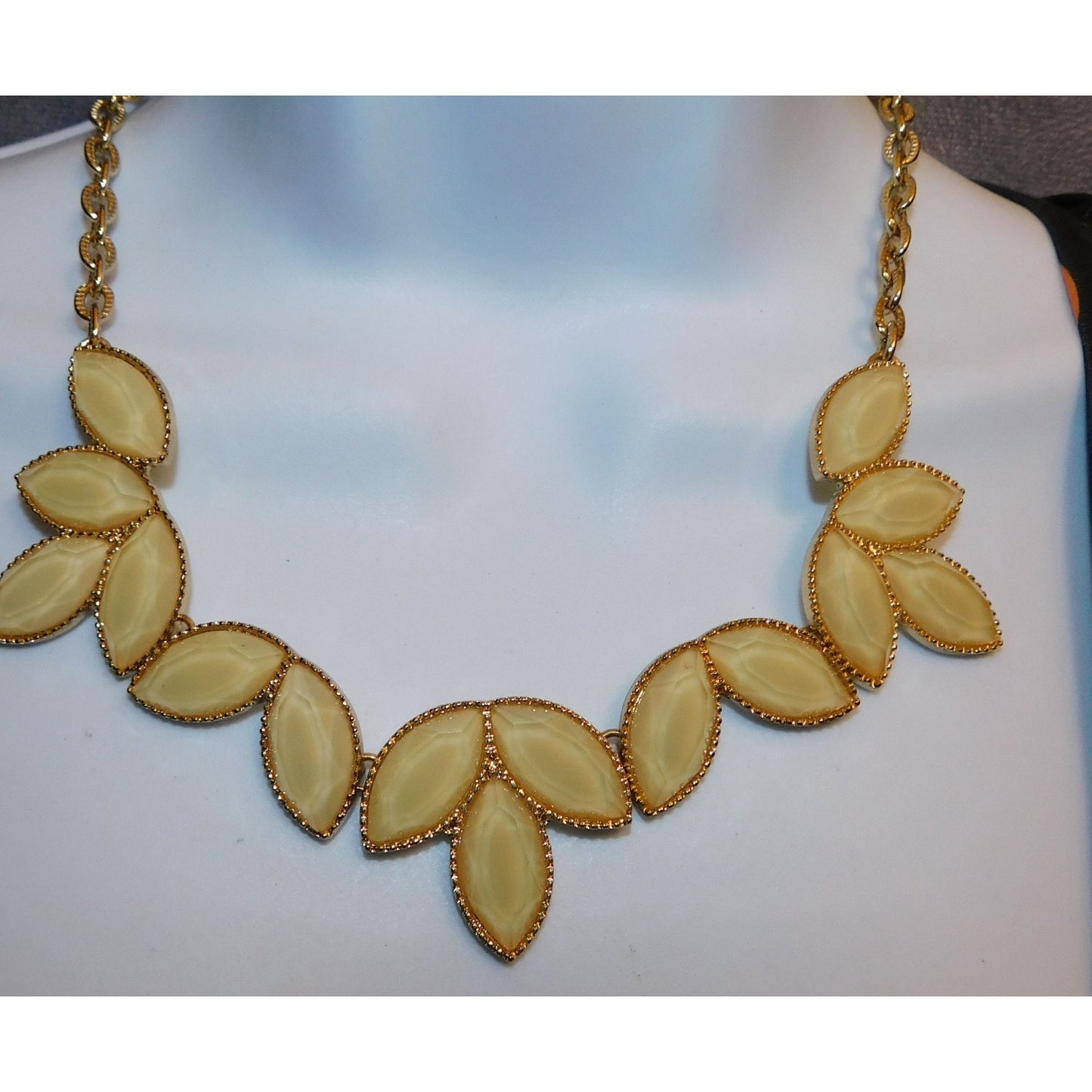 Retro Cream Shimmer Floral Leaf Costume Necklace