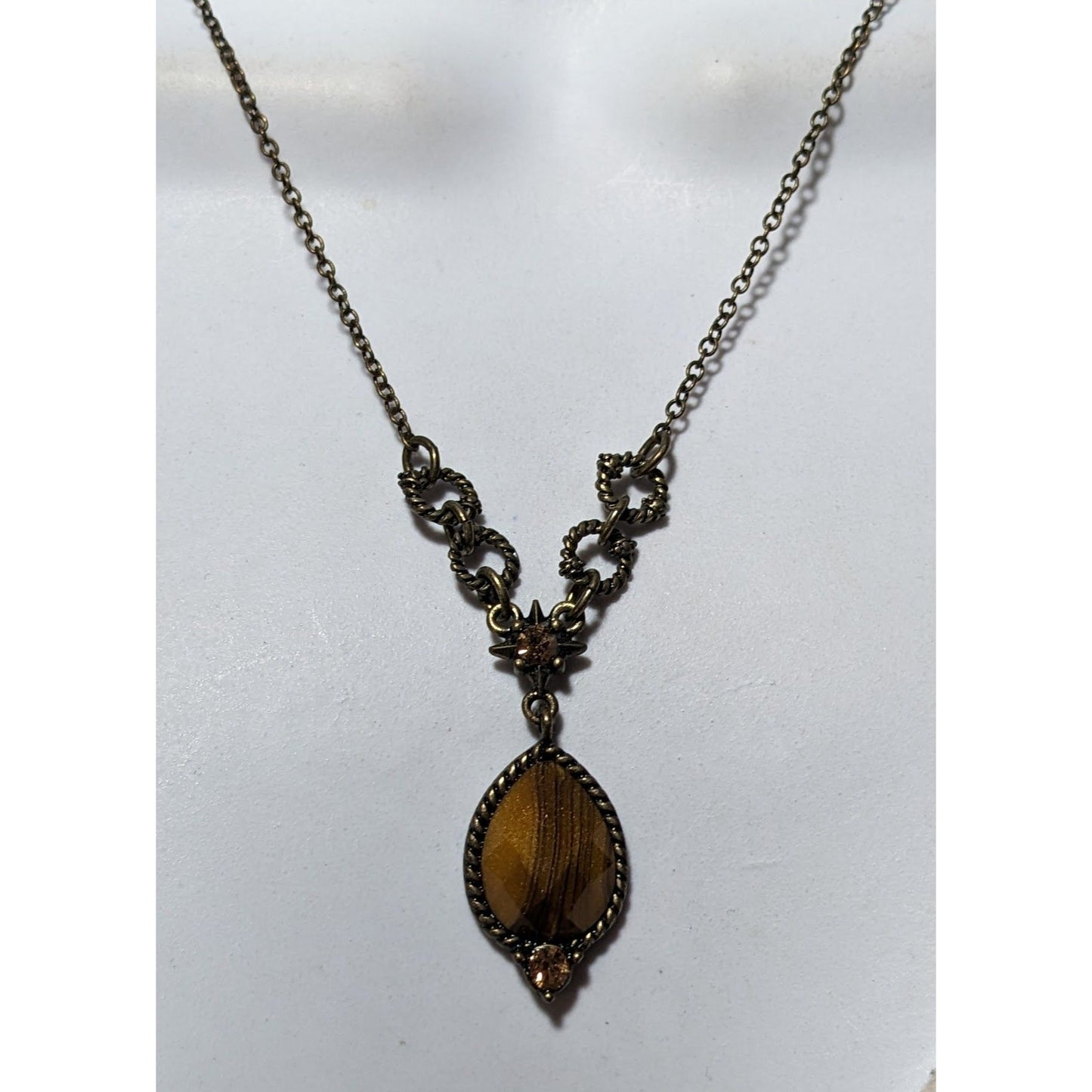 Vintage Avon Victorian Style Pendant Necklace