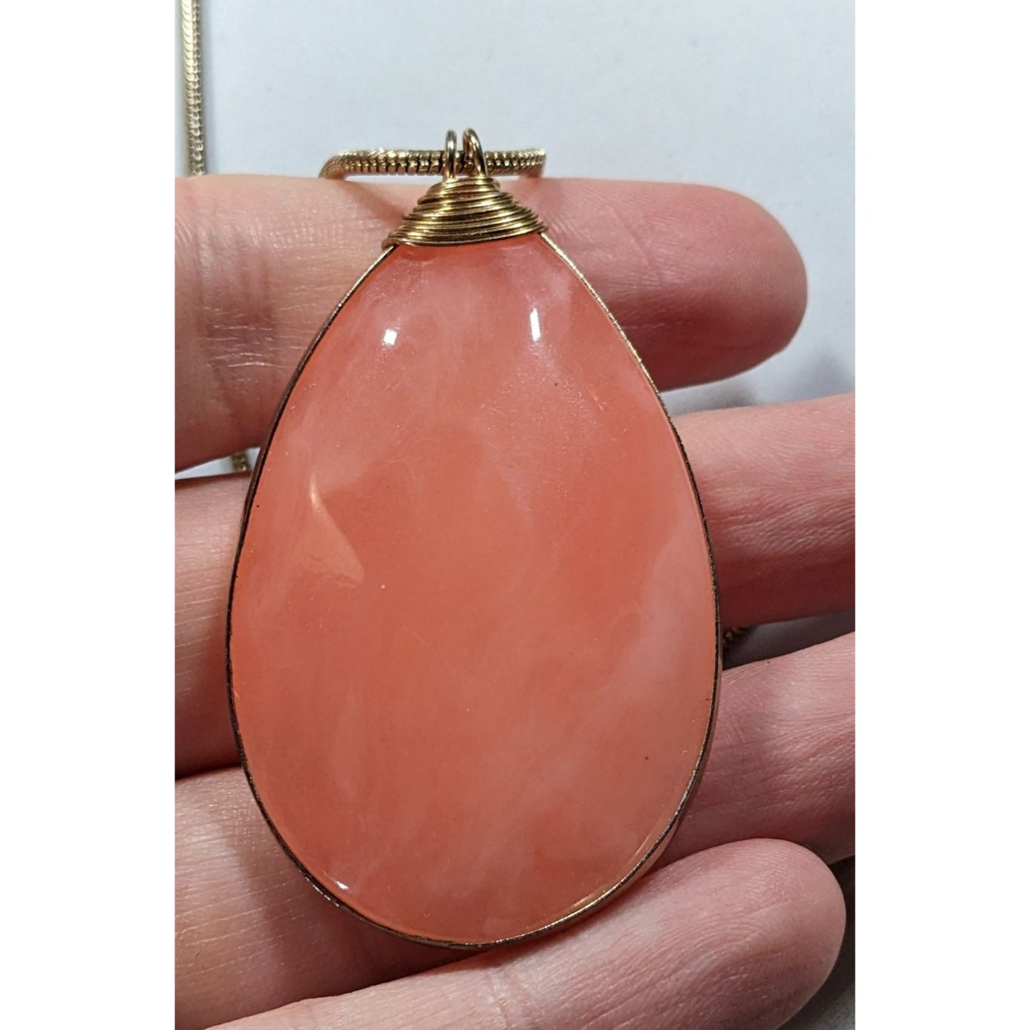 Retro Teardrop Simulated Pink Agate Faceted Teardrop Necklace On Gold Tone Chain