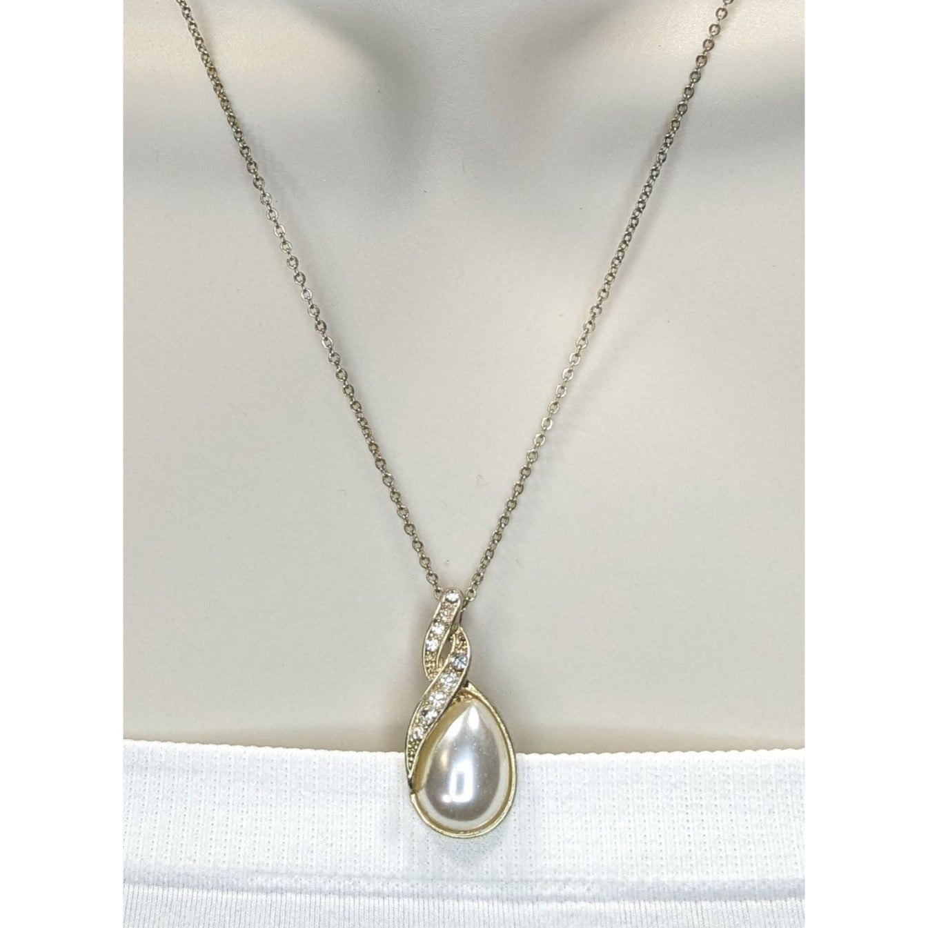 Elegant Faux Pearl Necklace With Gold-Tone Metal & Crystal Accents